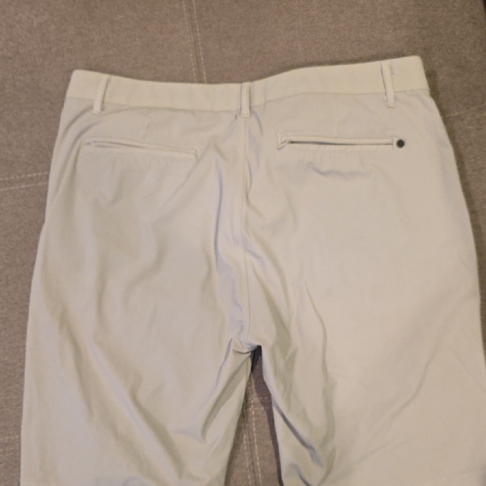 Kenneth Cole White Flat Front Shorts Versatile Summer Wear - Picture 3 of 3